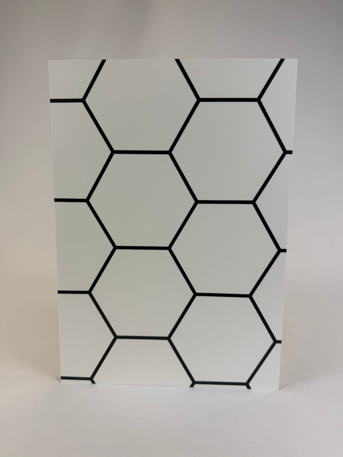 CPL DP Hexagon Wht dark lines/Wht 2440x1220x3mm